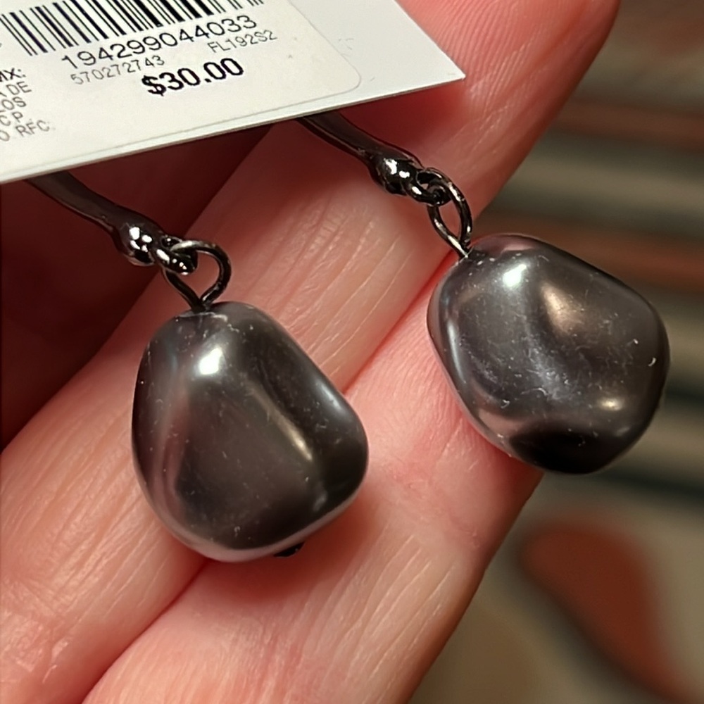 White House Black Market Gunmetal Silver Drop Grey Pearl Dangle Earrings - Picture 4 of 5